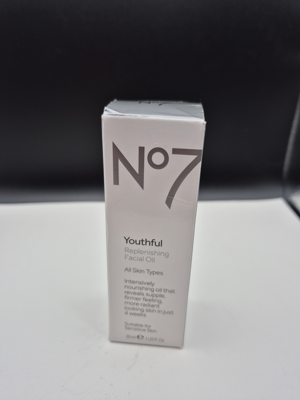 No7 Youthful Replenishing Facial Oil — White